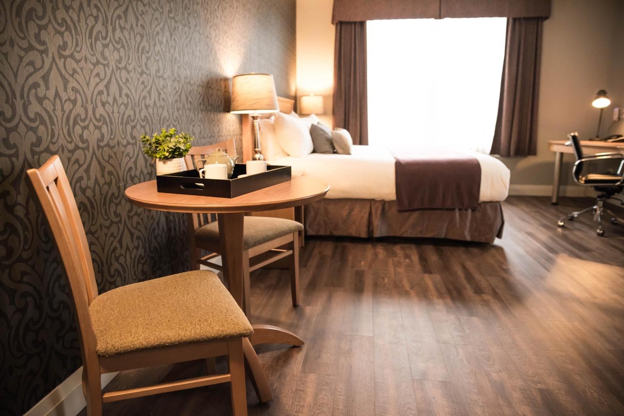 Cambridge Hotel And Conference Centre Ngoại thất bức ảnh
